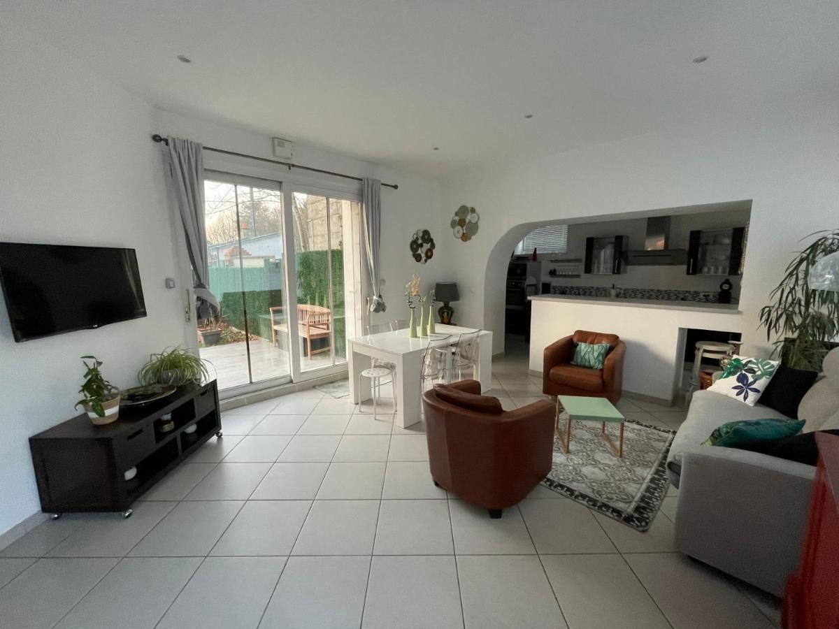 Maison Avec Vue Sur Le Chateau Orleans Bagian luar foto